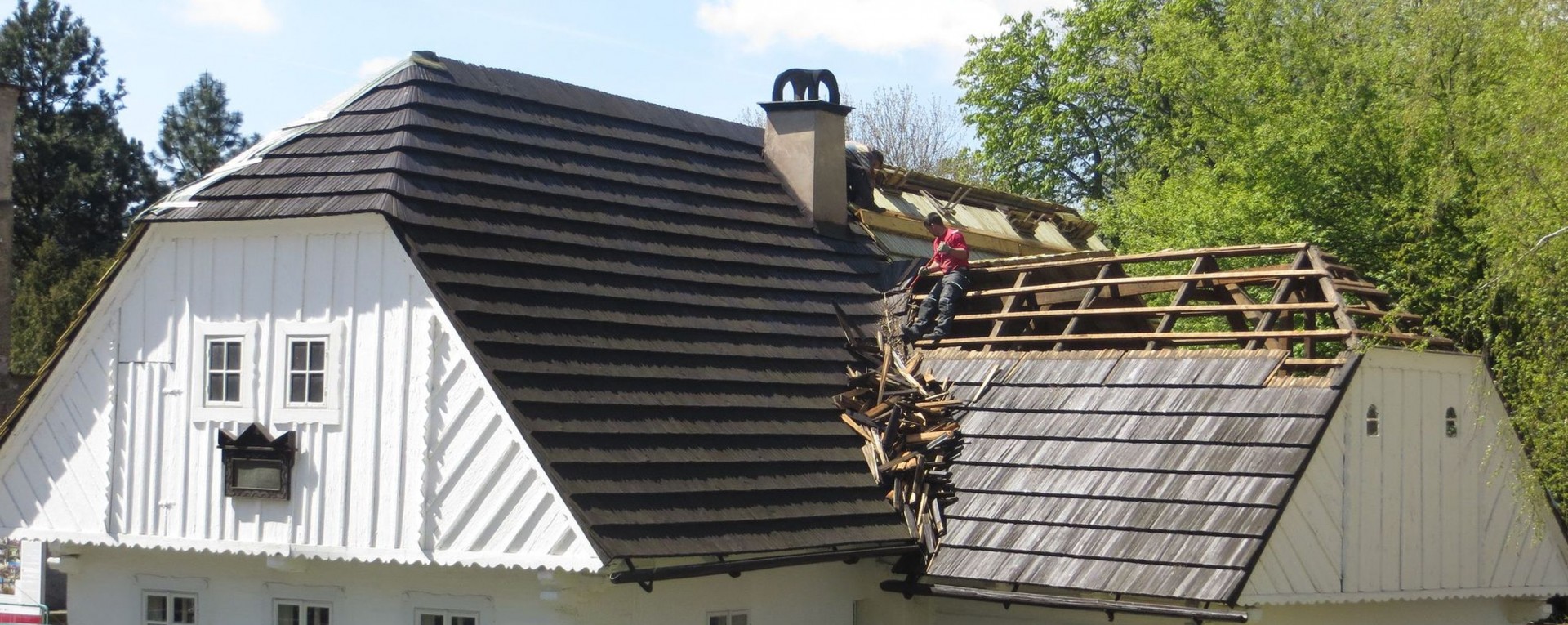 Roofer in Clifton
